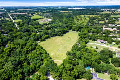 1213 S Houston School Road, Lancaster, TX 75146 - Photo 16