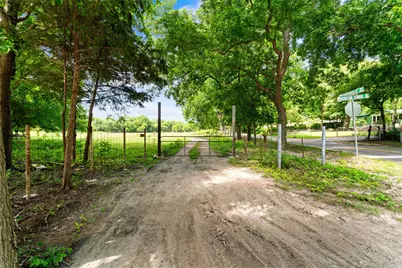 1213 S Houston School Road, Lancaster, TX 75146 - Photo 18