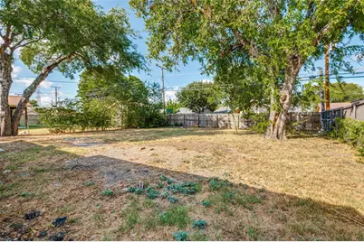 1617 Avenue A, Grand Prairie, TX 75051 - Photo 24