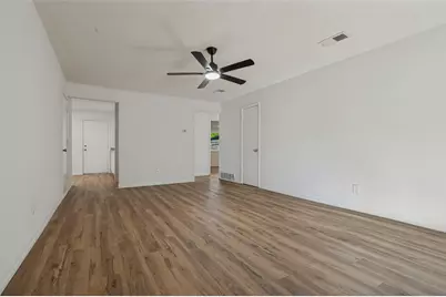1617 Avenue A, Grand Prairie, TX 75051 - Photo 14