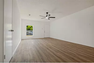 1617 Avenue A, Grand Prairie, TX 75051 - Photo 6