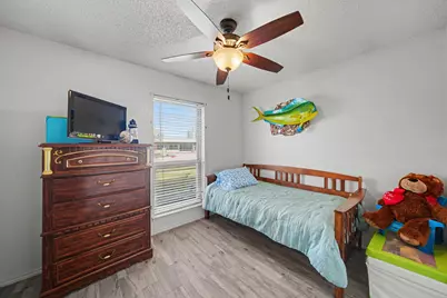 7624 Maplehill Road, Watauga, TX 76148 - Photo 10