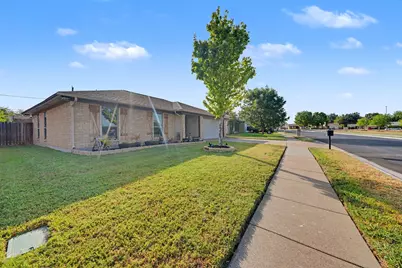 7624 Maplehill Road, Watauga, TX 76148 - Photo 4