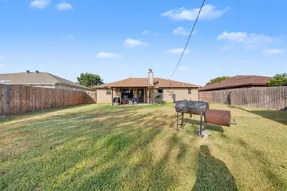7624 Maplehill Road, Watauga, TX 76148 - Photo 20