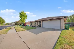 7624 Maple Hill Rd, Watauga, TX 76148 - Photo 6