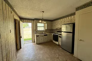 741 Calvert St, Sulphur Springs, TX 75482 - Photo 4