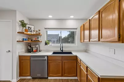 425 Kirkwood Drive, Lewisville, TX 75067 - Photo 8