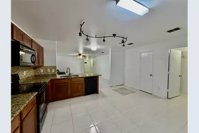 8107 Stowe Springs Lane, Arlington, TX 76002 - Photo 14