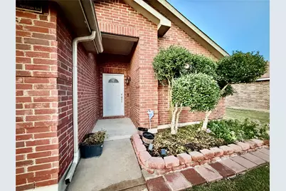 8107 Stowe Springs Lane, Arlington, TX 76002 - Photo 6
