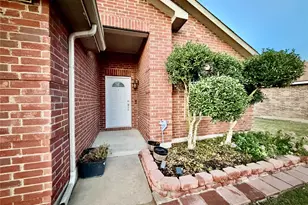 8107 Stowe Springs Ln, Arlington, TX 76002 - Photo 6