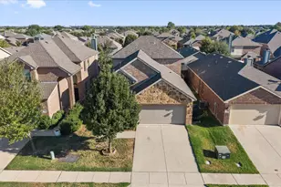 8825 Deadwood Ln, Aubrey, TX 76227 - Photo 2