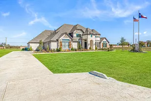 132 Liv Mdw Wy, Waxahachie, TX 75165 - Photo 2