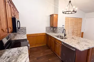 6808 Younger Dr, The Colony, TX 75056 - Photo 2