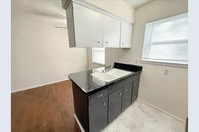 4811 Live Oak Street #202, Dallas, TX 75204 - Photo 6