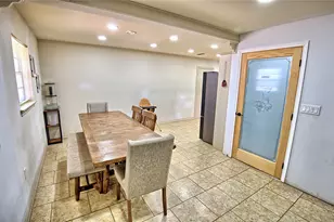105 E Pecan St, Saint Jo, TX 76265 - Photo 6