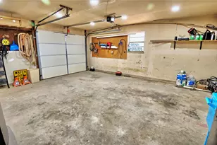 105 E Pecan St, Saint Jo, TX 76265 - Photo 18