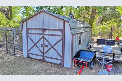 105 E Pecan Street, Saint Jo, TX 76265 - Photo 22