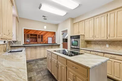 6512 Shorewood Drive, Arlington, TX 76016 - Photo 8