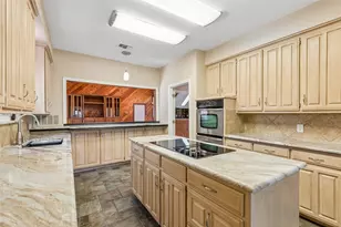 6512 Shorewood Dr, Arlington, TX 76016 - Photo 8