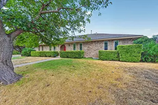 215 Roma Dr, Duncanville, TX 75116 - Photo 2