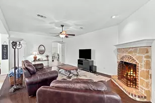 1409 Pelican Dr, Little Elm, TX 75068 - Photo 10