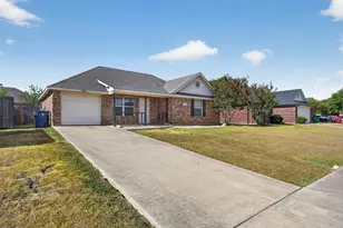 611 Oliver Ln, Waxahachie, TX 75165 - Photo 2