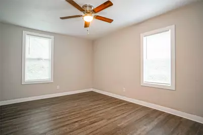 326 W Sears Street #202, Denison, TX 75020 - Photo 2