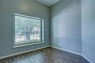 1617 Thompson Dr, Carrollton, TX 75010 - Photo 4