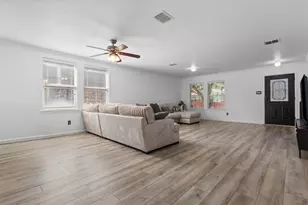 8005 York Beach Pl, Arlington, TX 76002 - Photo 4