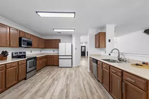 8005 York Beach Pl, Arlington, TX 76002 - Photo 8