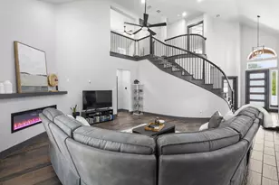 633 Willowmore Dr, Little Elm, TX 75068 - Photo 2