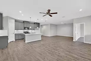 4225 Cornerstone Cir, Granbury, TX 76048 - Photo 4
