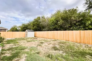 909 Penny Royal Ct, Arlington, TX 76002 - Photo 24