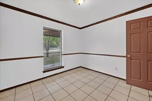 5867 Beau Purple Dr, Dallas, TX 75211 - Photo 24