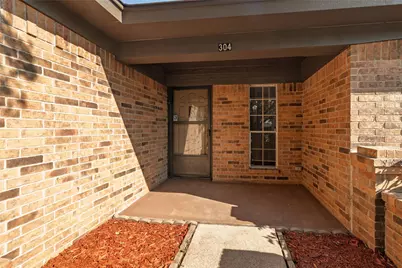 304 Cambridge Drive, Saginaw, TX 76179 - Photo 4