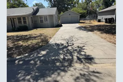 507 Poindexter Avenue, Cleburne, TX 76033 - Photo 2