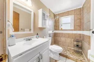 2221 Varsity Dr, Grand Prairie, TX 75051 - Photo 10