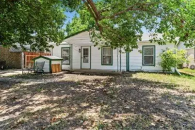 2221 Varsity Drive, Grand Prairie, TX 75051 - Photo 2