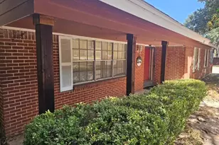 2501 White Oak Ln, Arlington, TX 76012 - Photo 2