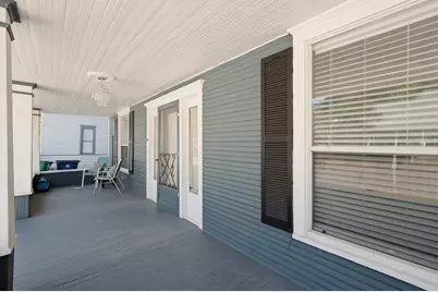 415 W Franklin Street, Waxahachie, TX 75165 - Photo 2