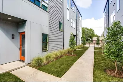 427 W 10th Street #303, Dallas, TX 75208 - Photo 2