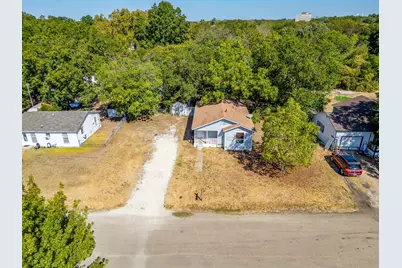 106 Bales Street #108, Cleburne, TX 76033 - Photo 6