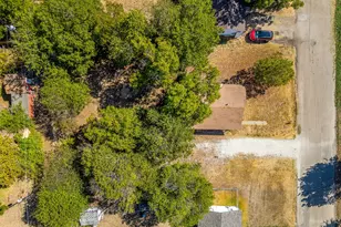 106 Bales St, Cleburne, TX 76033 - Photo 10