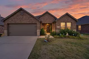 1415 Blossom Ct Dr, Princeton, TX 75407 - Photo 2