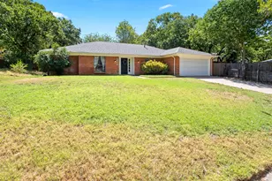 5816 Gatewood Dr, Arlington, TX 76016 - Photo 2
