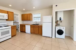 405 S 6th St, Gatesville, TX 76528 - Photo 24