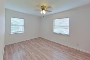2320 Brockbank Dr, Irving, TX 75062 - Photo 18