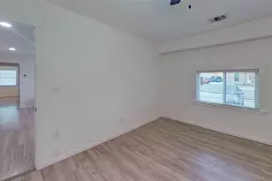 2320 Brockbank Dr, Irving, TX 75062 - Photo 10