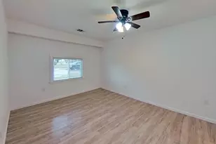 2320 Brockbank Dr, Irving, TX 75062 - Photo 10
