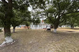 301 SE 5th St, Kerens, TX 75144 - Photo 8